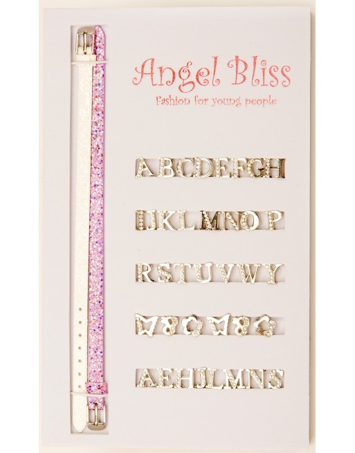 Design 24 - Silberfarbene Buchstaben teilweise mit hellen Steinen bestückt Design 24 - Silberfarbene Buchstaben teilweise mit hellen Steinen bestückt